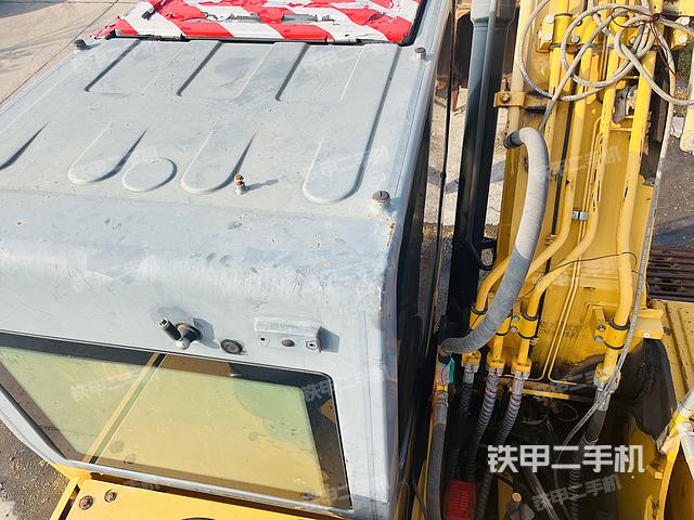 驾驶室顶部（整机外观）