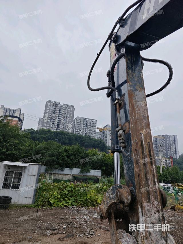 小臂整体左后（工作和回转装置）