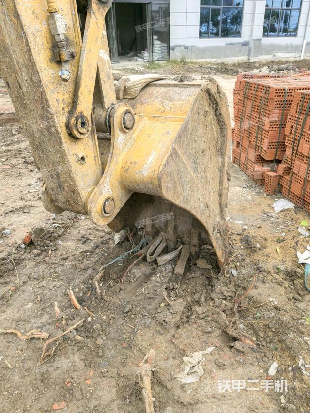 小臂整体左后（工作和回转装置）