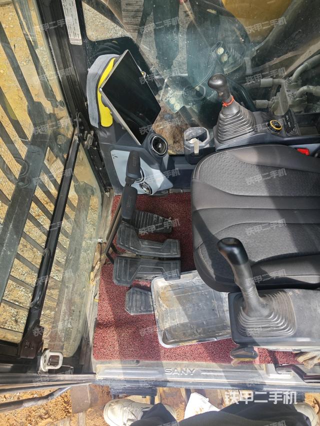 驾驶室整体（整机外观）