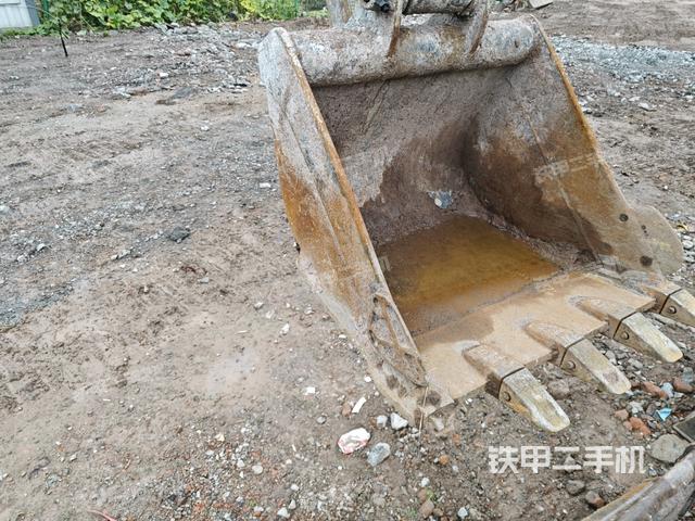 铲斗右后整体（工作和回转装置）