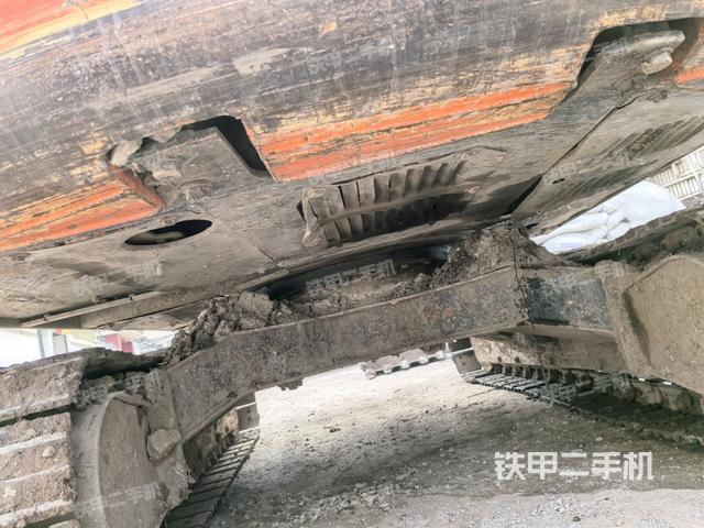 大臂根部?斜（工作和回轉(zhuǎn)裝置）