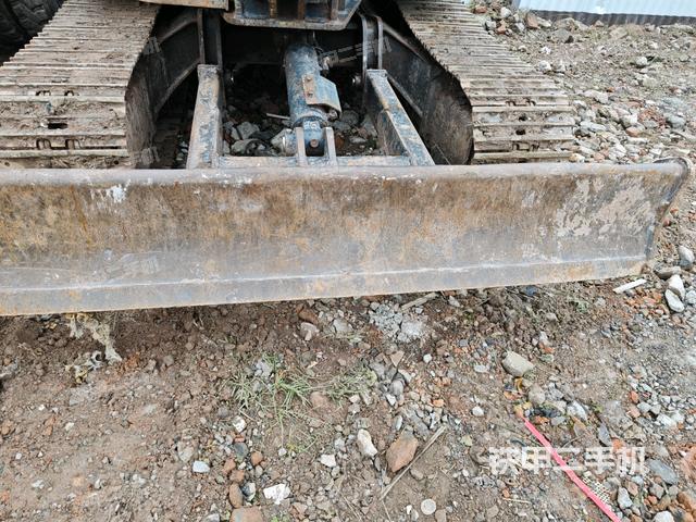 转盘和下车架正前（工作和回转装置）