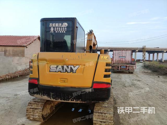 驾驶室顶部（整机外观）