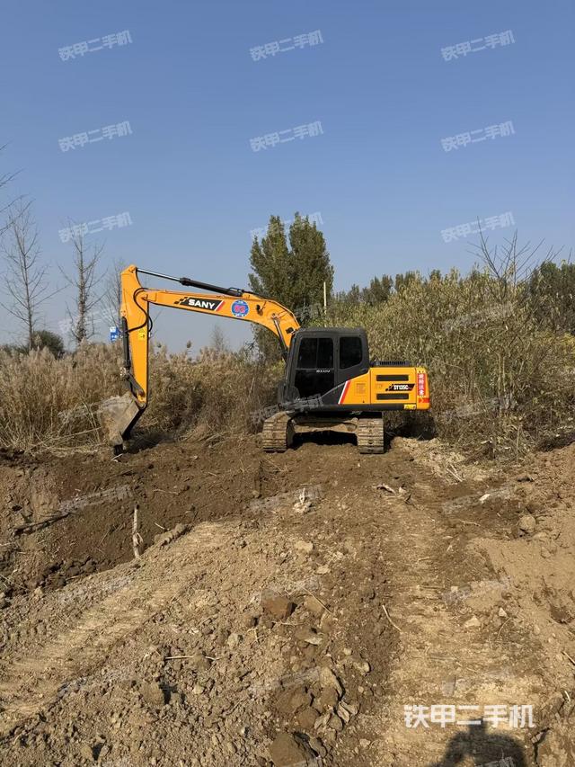 三一重工SY135C挖掘机