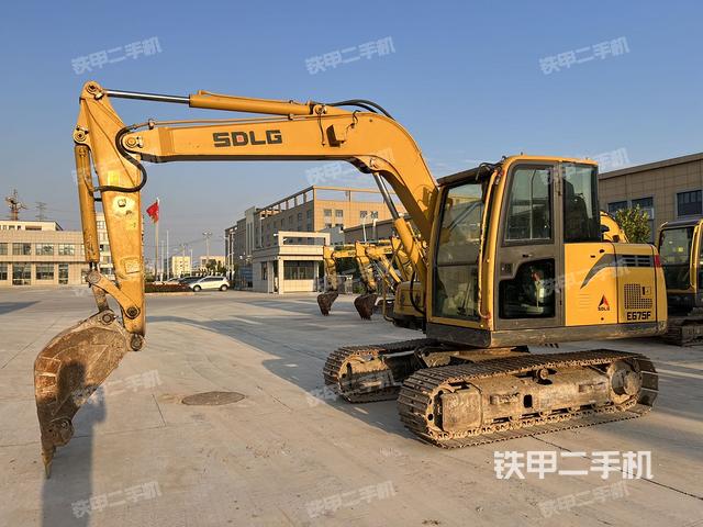 山東臨工E675F挖掘機(jī)