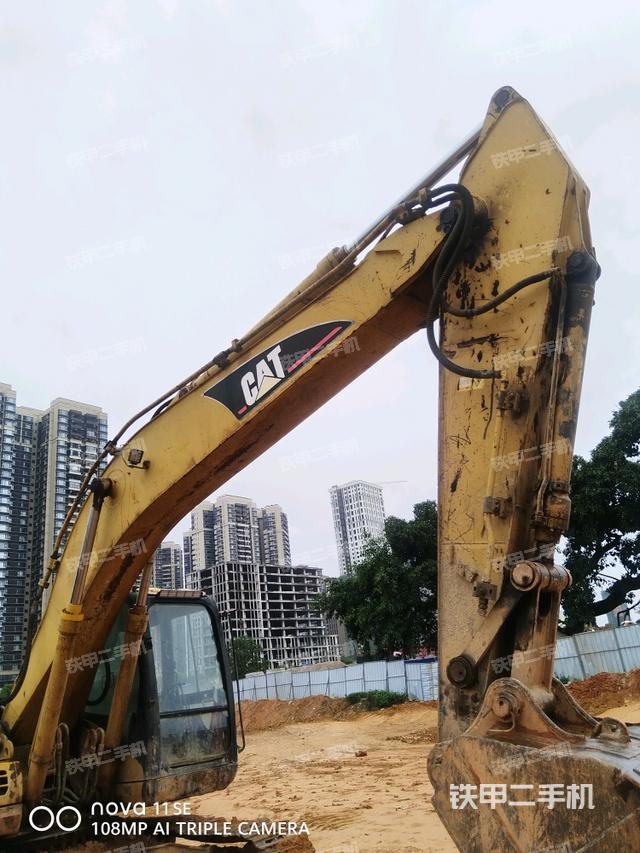 大臂整体 右侧（工作和回转装置）