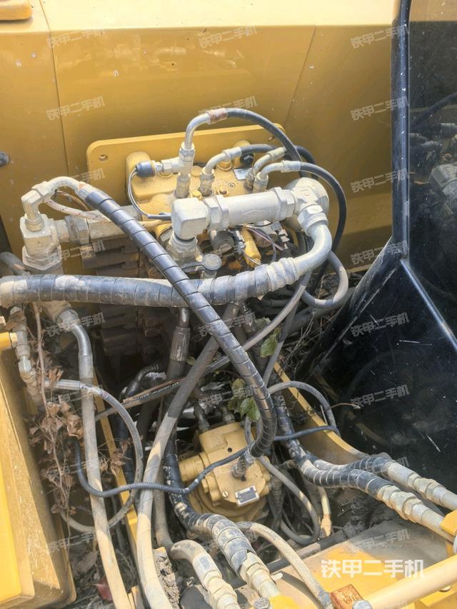 回轉(zhuǎn)馬達(dá)（上車部件）