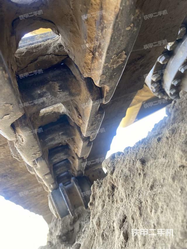 單側(cè)履帶整體（整機(jī)外觀）