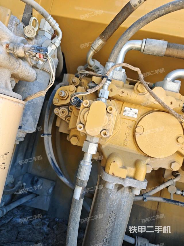 液压泵斜45 左（大件舱室）