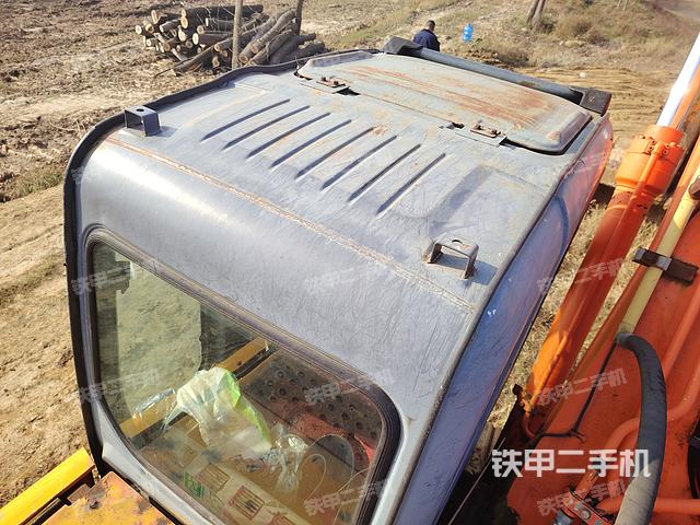 驾驶室顶部（整机外观）