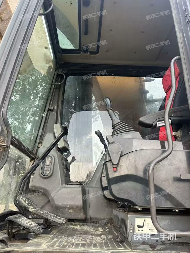 驾驶室整体（整机外观）