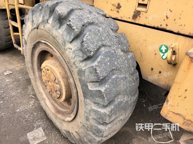 右后輪（行走機(jī)構(gòu)）