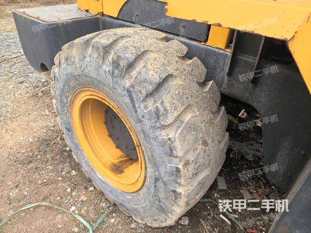 左前輪（行走機(jī)構(gòu)）