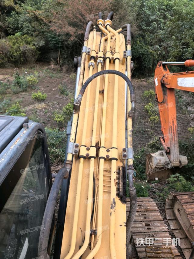 铲斗右后整体（工作和回转装置）