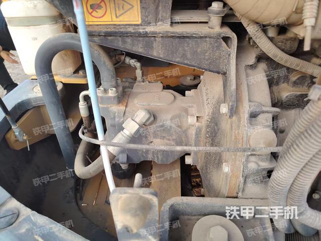 液壓泵艙室正面整體（整機(jī)外觀）