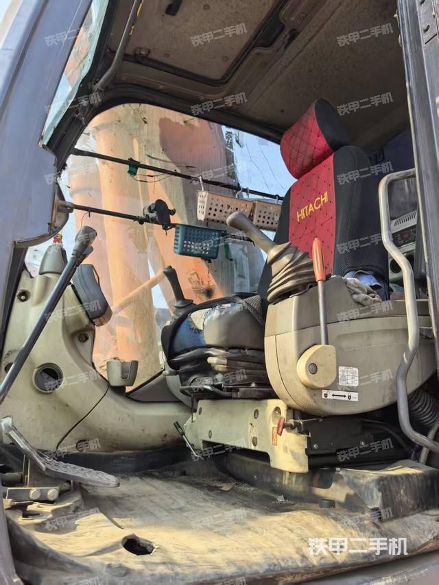 驾驶室整体（整机外观）