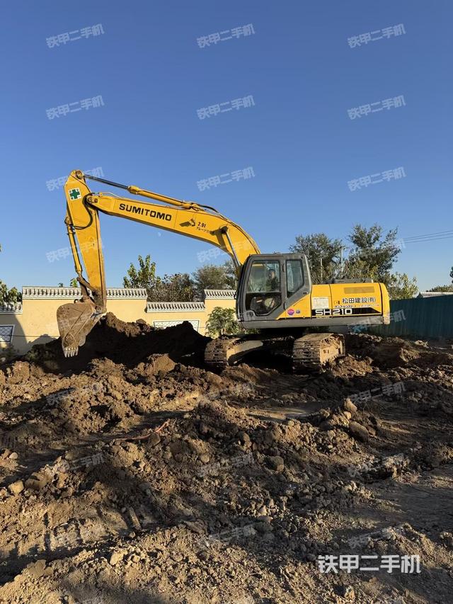 住友SH210A5挖掘机