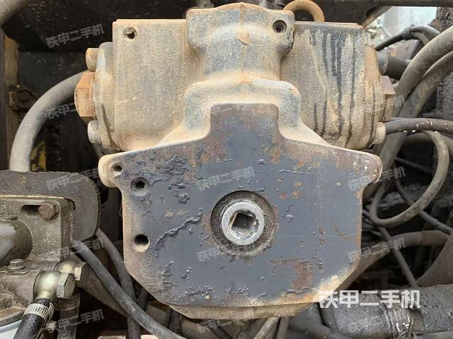 液壓泵艙室正面整體（整機(jī)外觀）