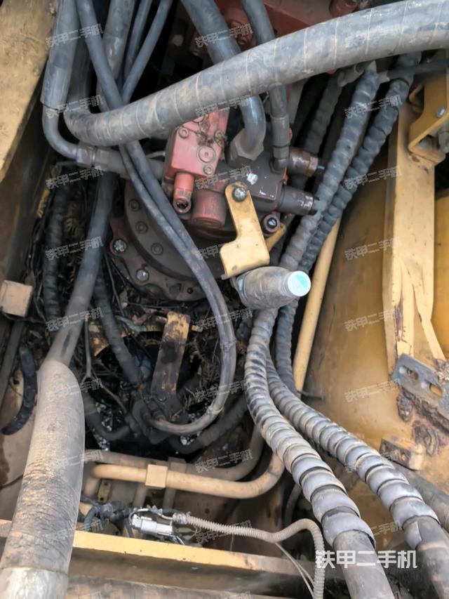 发动机室（上车部件）