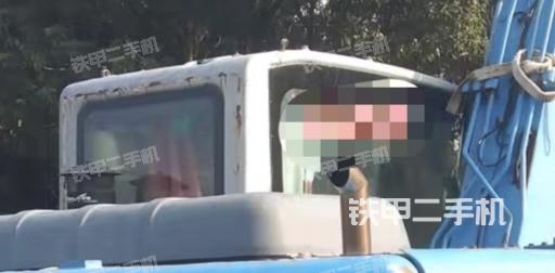 驾驶室顶部（整机外观）