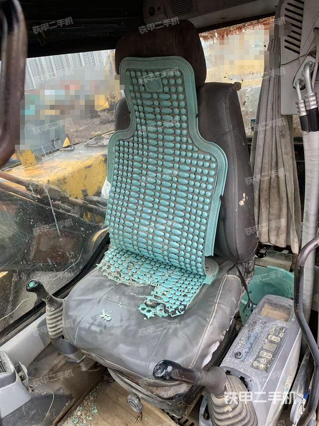 駕駛室整體（整機(jī)外觀）