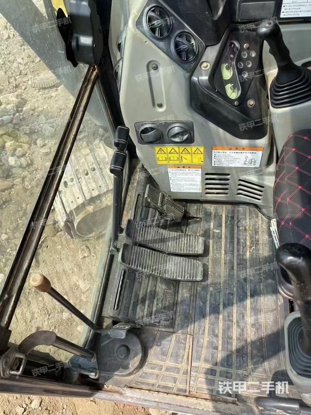 驾驶室整体（整机外观）