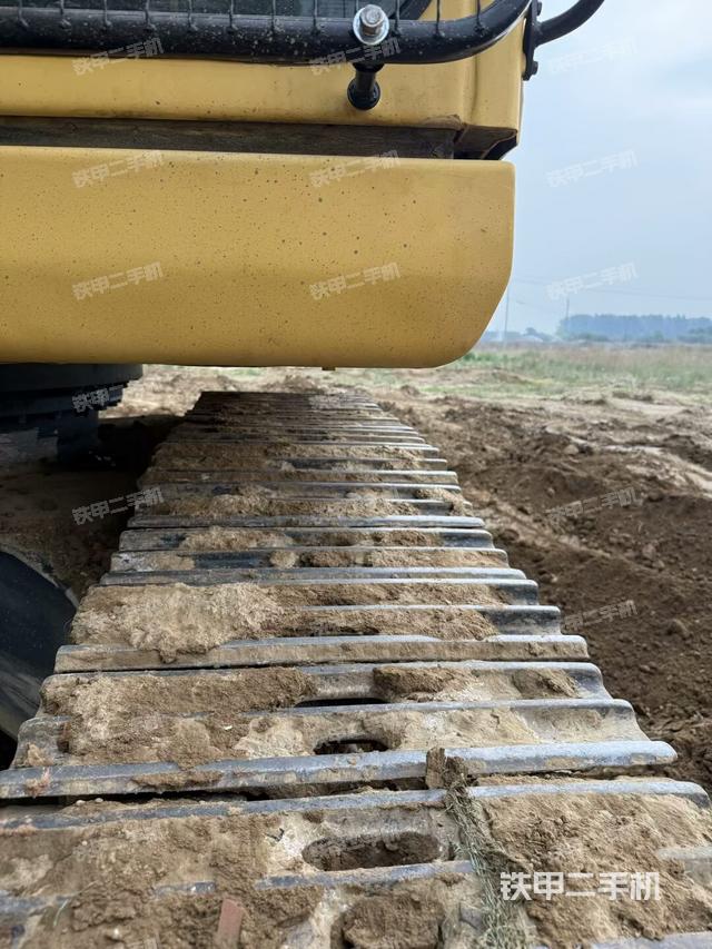 单侧履带整体（整机外观）