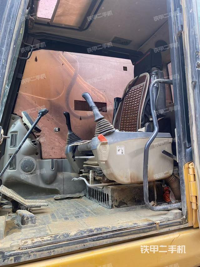 驾驶室整体（整机外观）