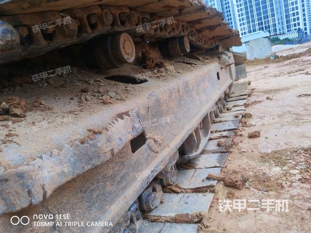 右侧行走马达盖板（行走机构）