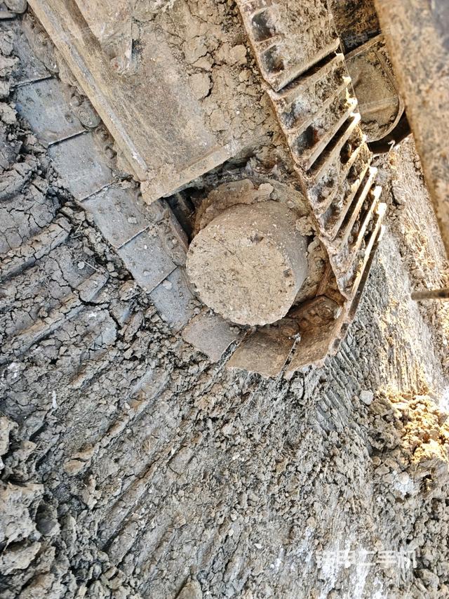 右侧履带整体（行走机构）