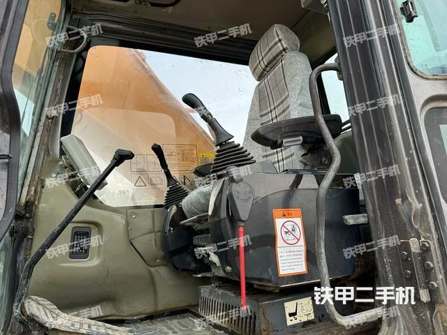 驾驶室整体（整机外观）