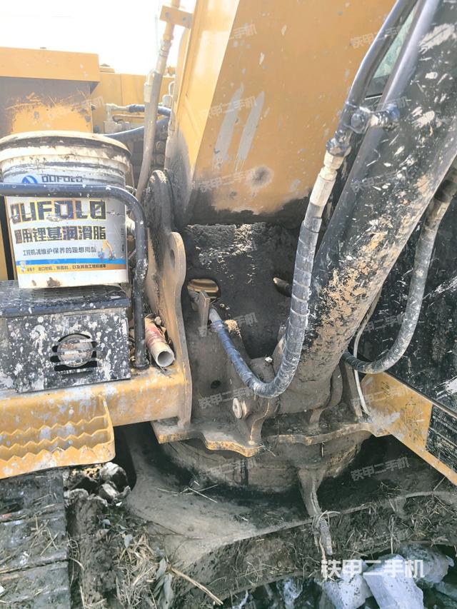 大臂根部?斜（工作和回轉(zhuǎn)裝置）