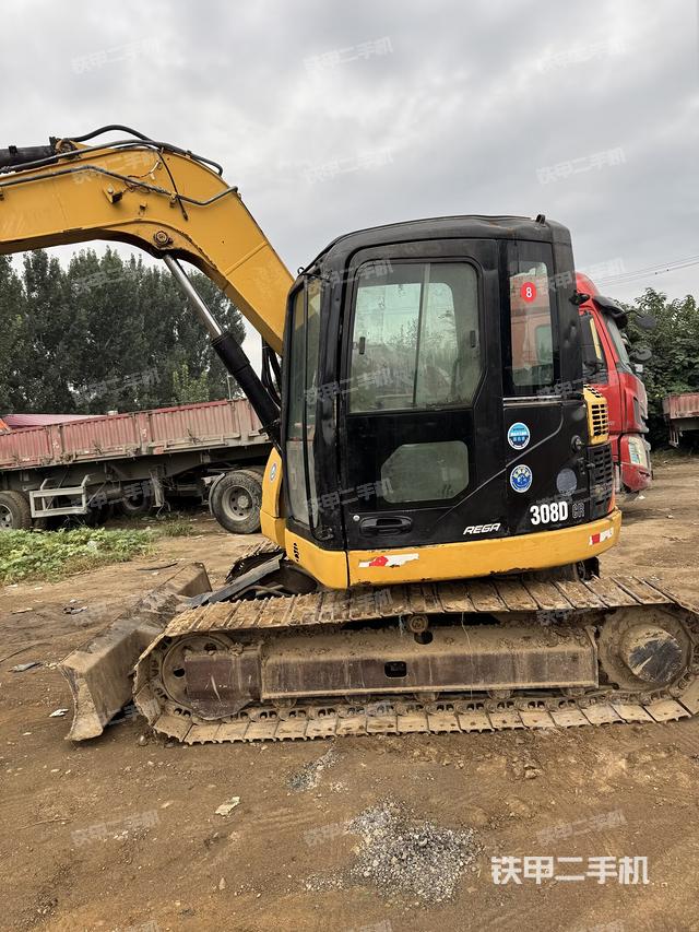 驾驶室整体（整机外观）