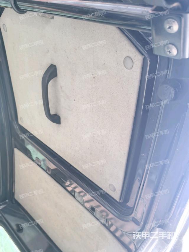 后窗玻璃角標(biāo)（駕駛室部分）