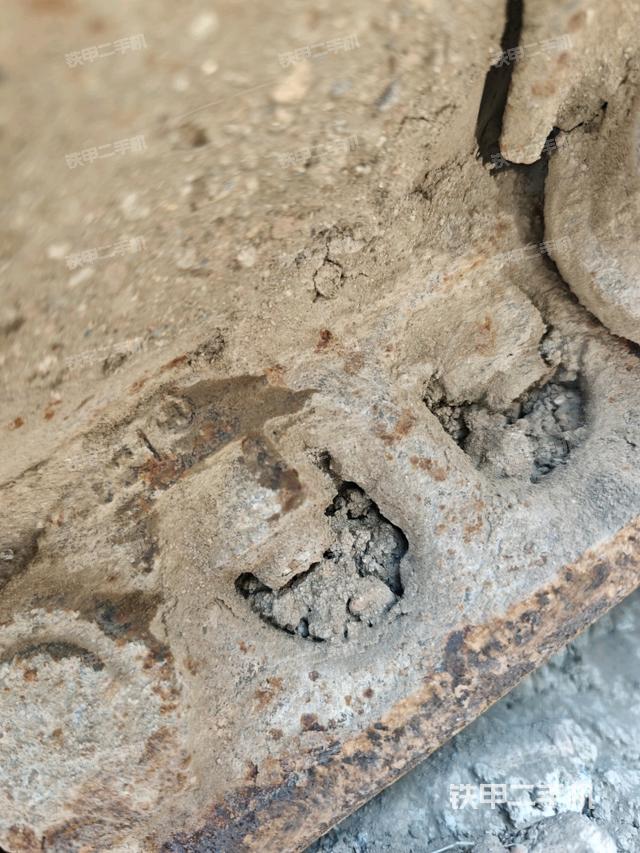 右驱动轮（行走机构）