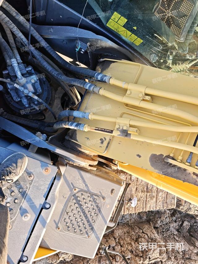 大臂根部 斜视（工作和回转装置）