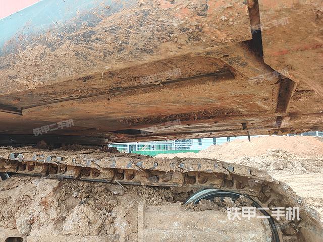 单侧履带整体（整机外观）