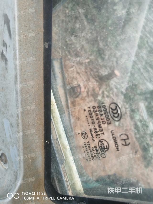 座椅右侧控制台/钥匙门/油门/含右手柄（驾驶室部分）