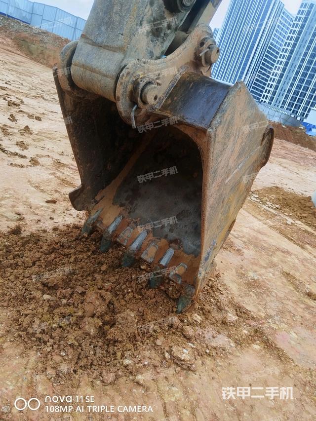 小臂整体右前（工作和回转装置）