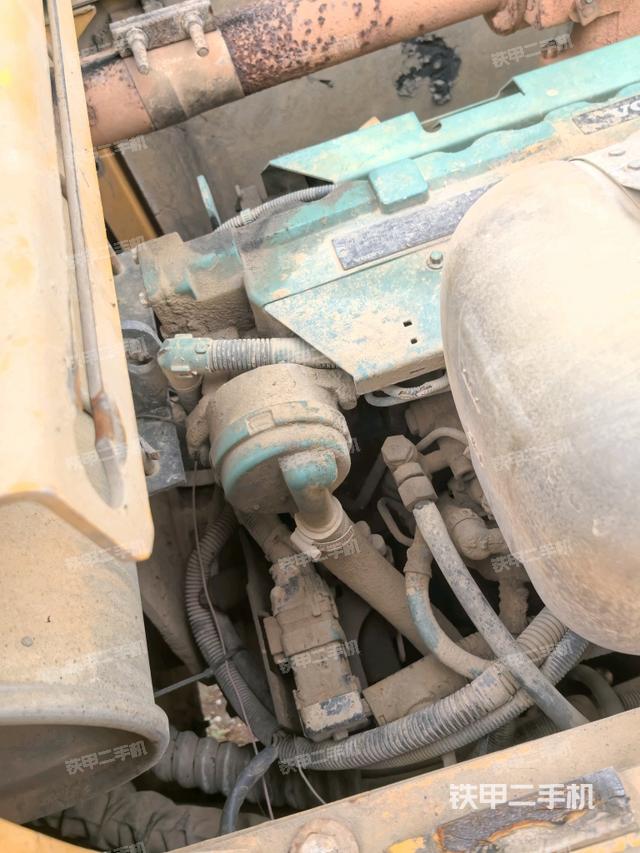 发动机室（上车部件）