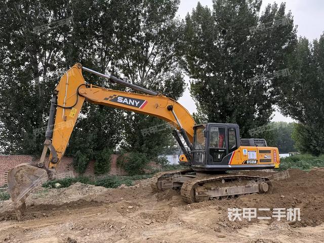 三一重工SY305C挖掘机