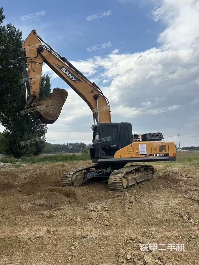 三一重工SY305C挖掘机