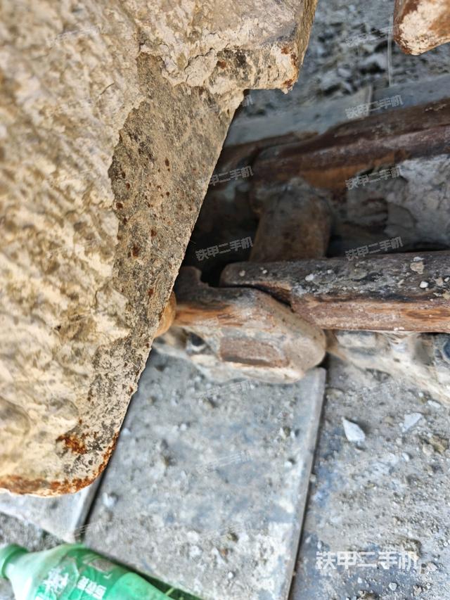 左導(dǎo)向輪（行走機(jī)構(gòu)）