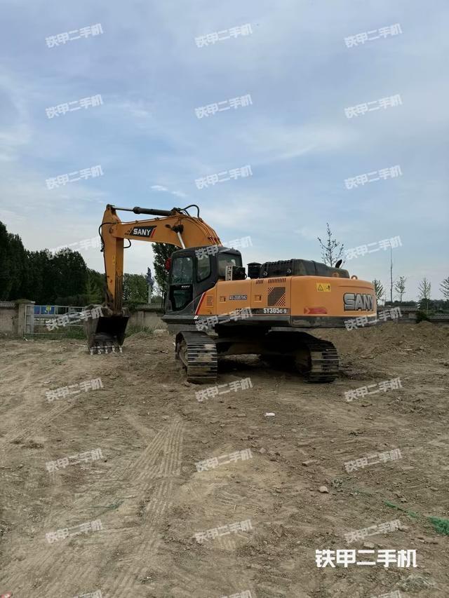 驾驶室顶部（整机外观）