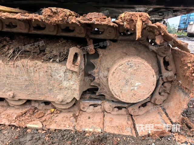 右驱动轮（行走机构）