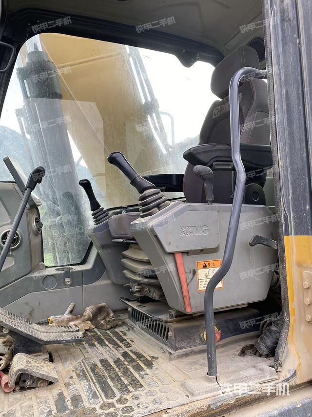 驾驶室整体（整机外观）