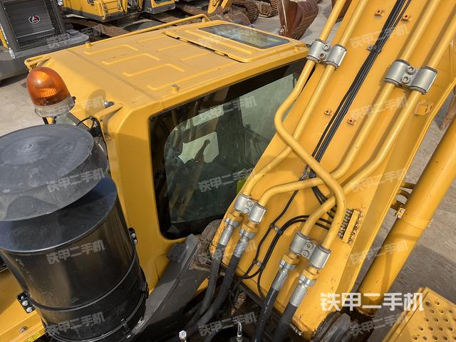 驾驶室顶部（整机外观）