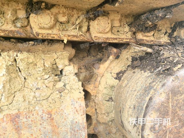 右側(cè)履帶整體（行走機(jī)構(gòu)）