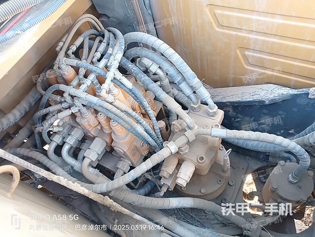 回转马达和主控阀（整机外观）